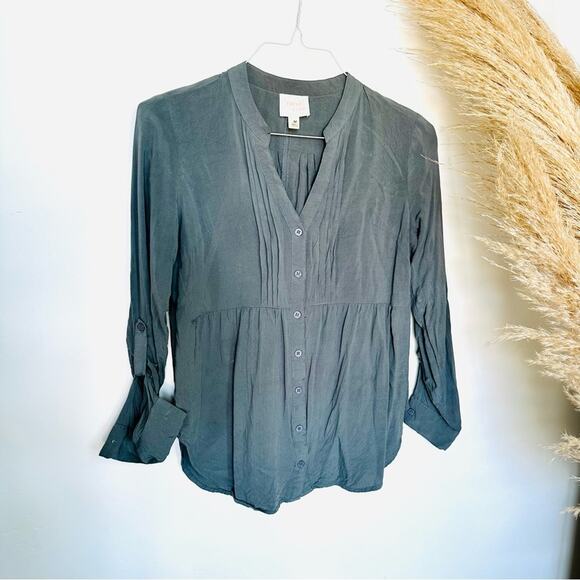 NORDSTROM FIRST LOVE Charcoal Grey Pinktuck Pleated Button Tab Blouse Shirt M - Picture 5 of 10